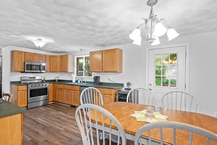 11 Fleming St, Lowell, MA 01851 - #3