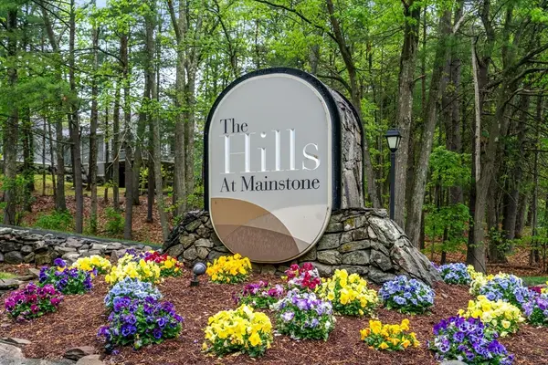 93 Hillside Drive #93, Wayland, MA 01778