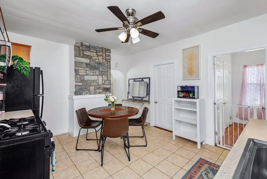 62 Mary Ave, East Providence, RI 02914 - #3