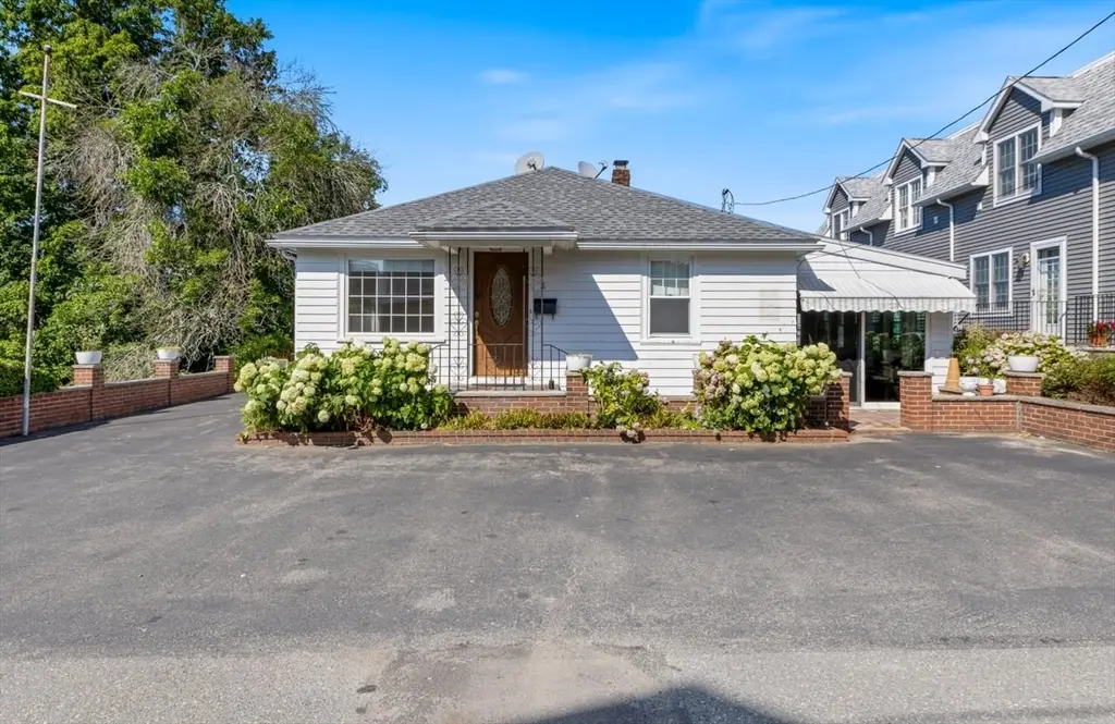 8 Luzitania Ave, Gloucester, MA 01930 - #1