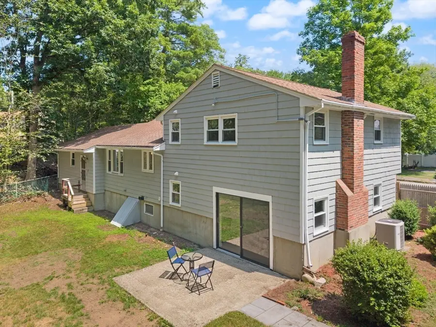35 Rustic Dr, Weymouth, MA 02190 - #3