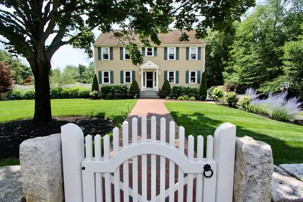 10 Stoneybrook Drive, Bridgewater, MA 02324