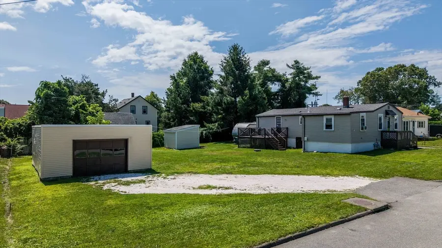 21 Golf St, Fairhaven, MA 02719 - #3