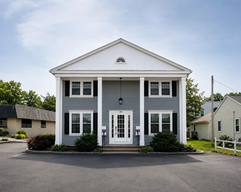 683 Main St, Falmouth, MA 02540 - #1