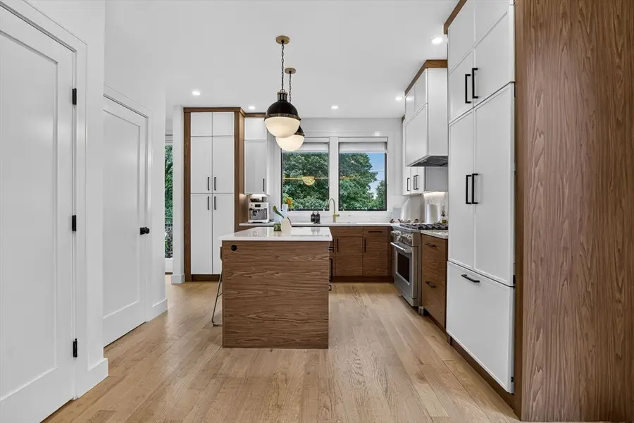 906-908 Chestnut Street #906, Newton, MA 02468 - #3