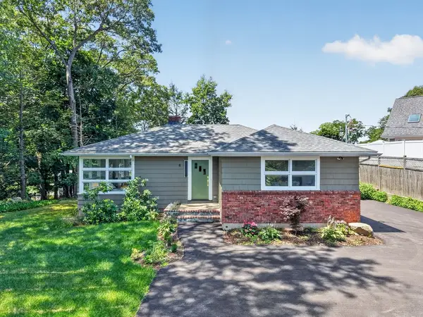 8 Everett St, Wakefield, MA 01880
