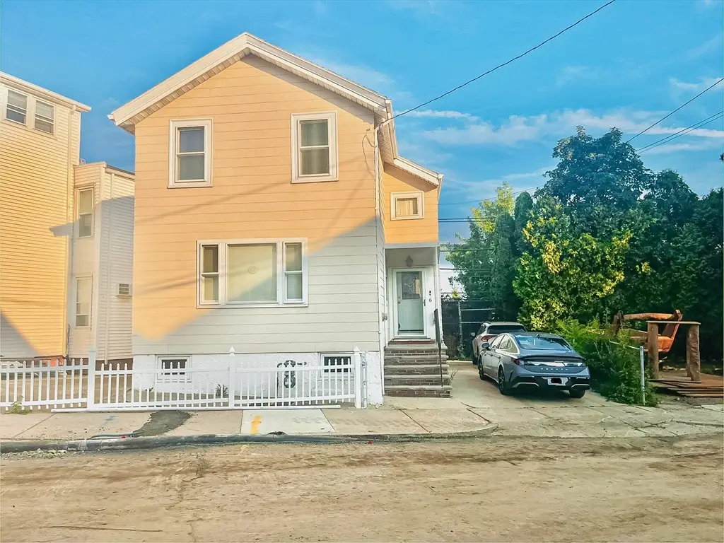 6 Swift Ter, Boston, MA 02128 - #1