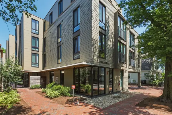 7 Beech St #219, Cambridge, MA 02140