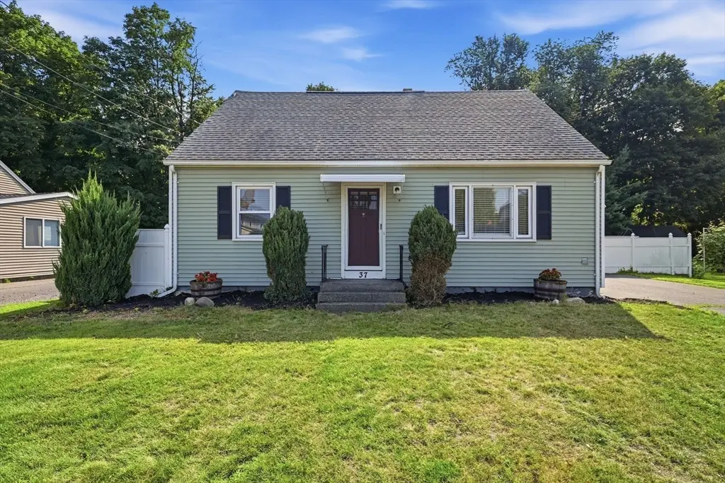 37 Saint Dennis St, Westfield, MA 01085 - #1