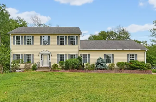 30 Pearl St, Upton, MA 01568