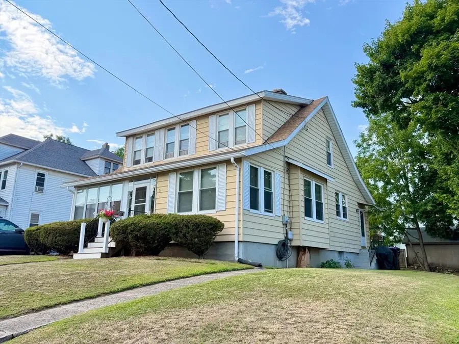 31 King St, Holyoke, MA 01040 - #2