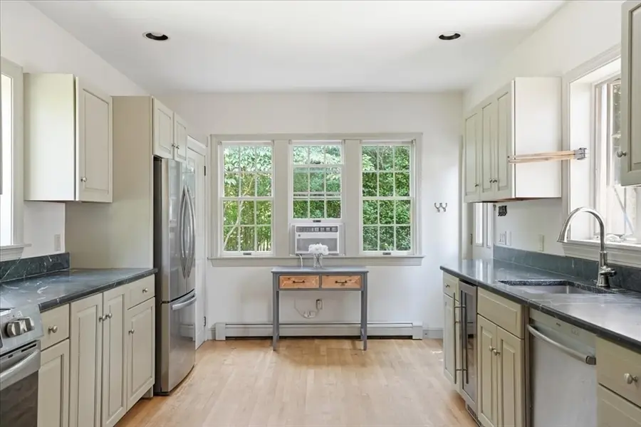 424 Main St, Hingham, MA 02043 - #2