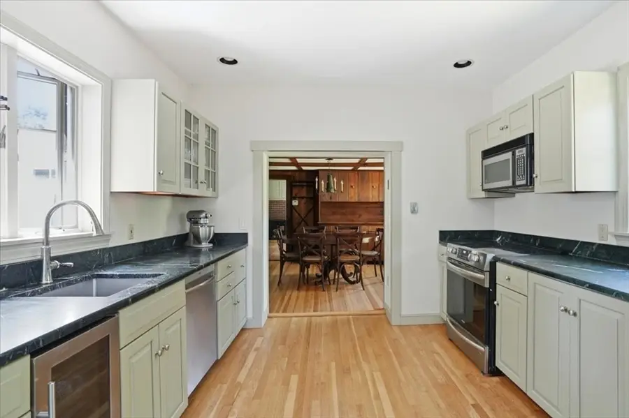 424 Main St, Hingham, MA 02043 - #3