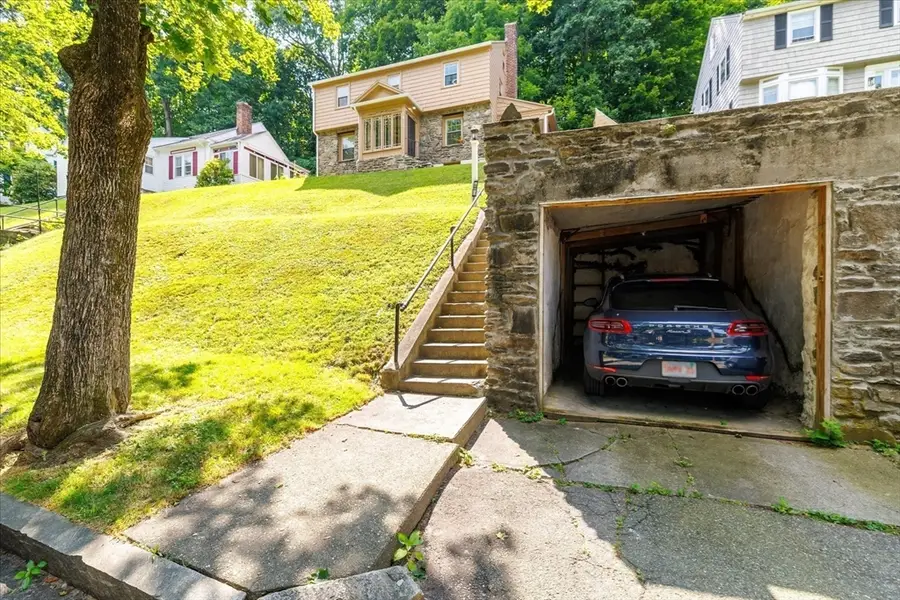 30 Saint Elmo Rd, Worcester, MA 01602 - #2