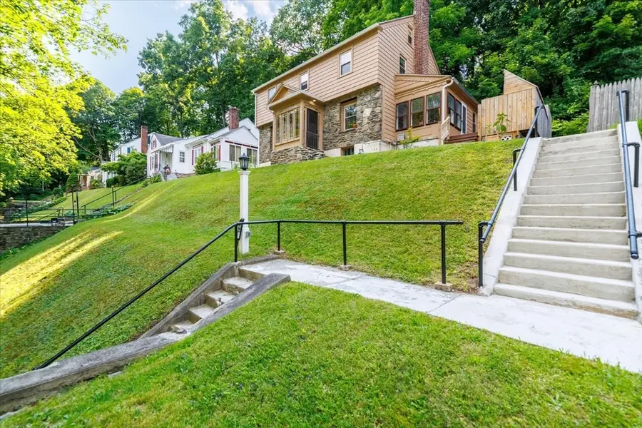 30 Saint Elmo Rd, Worcester, MA 01602 - #3