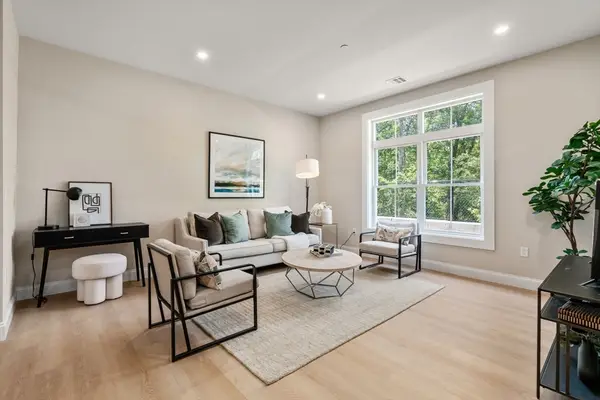 7 Cross St #201U, Wilmington, MA 01887