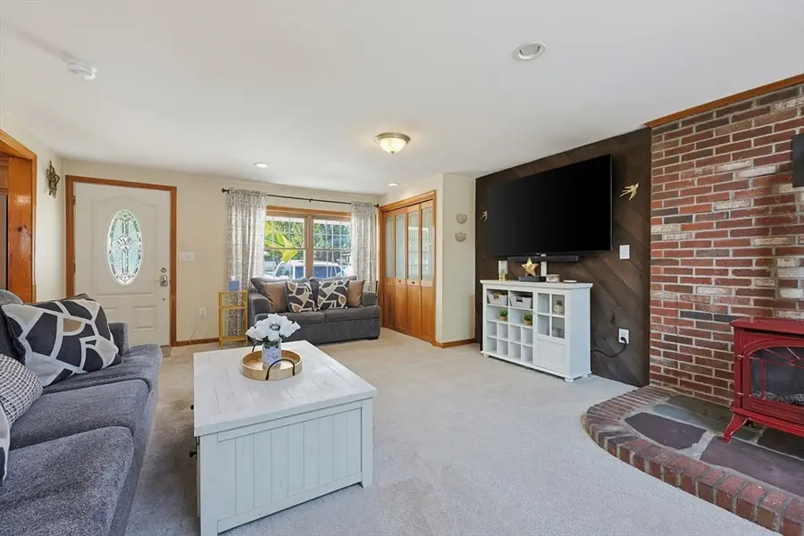 407 Ralph Talbot St, Weymouth, MA 02190 - #3