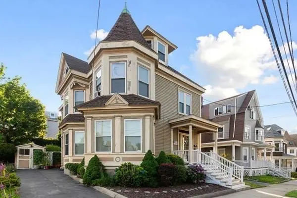 52 Eastern Ave, Lynn, MA 01902