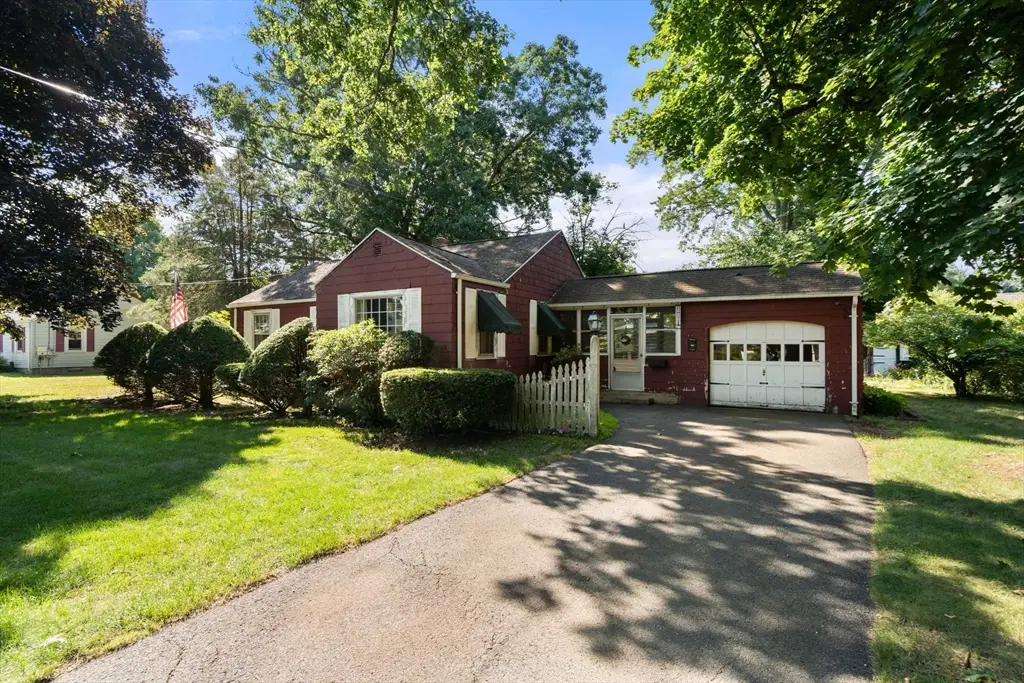 69 Mohawk Dr, Springfield, MA 01129 - #1