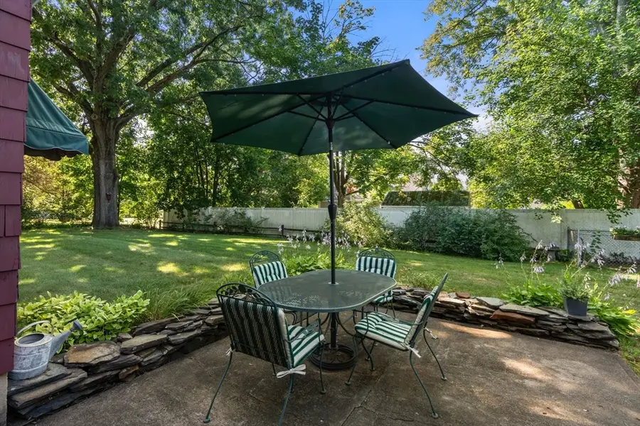 69 Mohawk Dr, Springfield, MA 01129 - #2