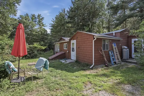 101 Whitins Rd, Sutton, MA 01590