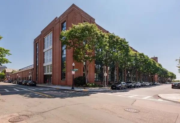42 Eighth St #1305, Boston, MA 02129