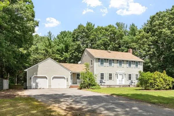 30 Twin Diamond Dr, Bridgewater, MA 02324