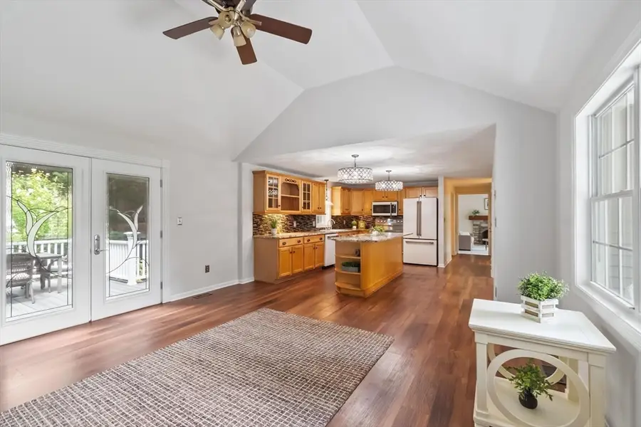 30 Twin Diamond Dr, Bridgewater, MA 02324 - #3