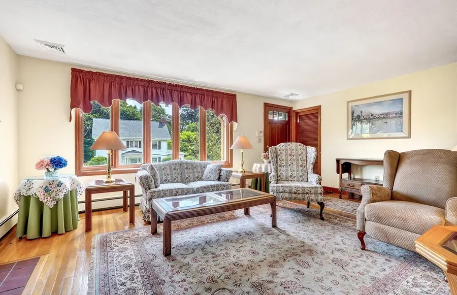 56 Nowell Rd, Melrose, MA 02176 - #3