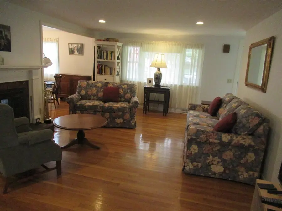 39 Phyllis Dr, South Yarmouth, MA 02664 - #3