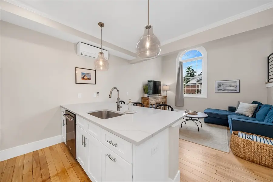 142 Main St #4, Amesbury, MA 01913 - #2