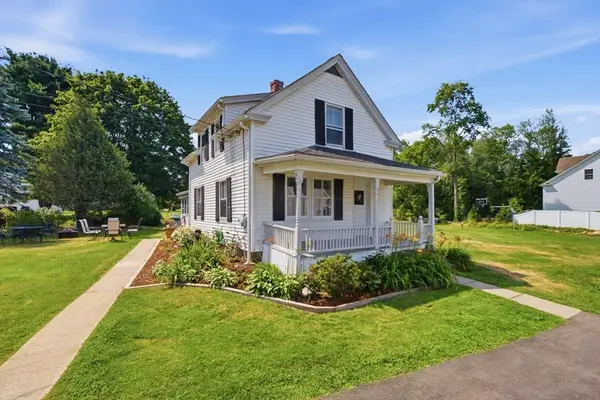 62 Pleasant St, Hopkinton, MA 01748