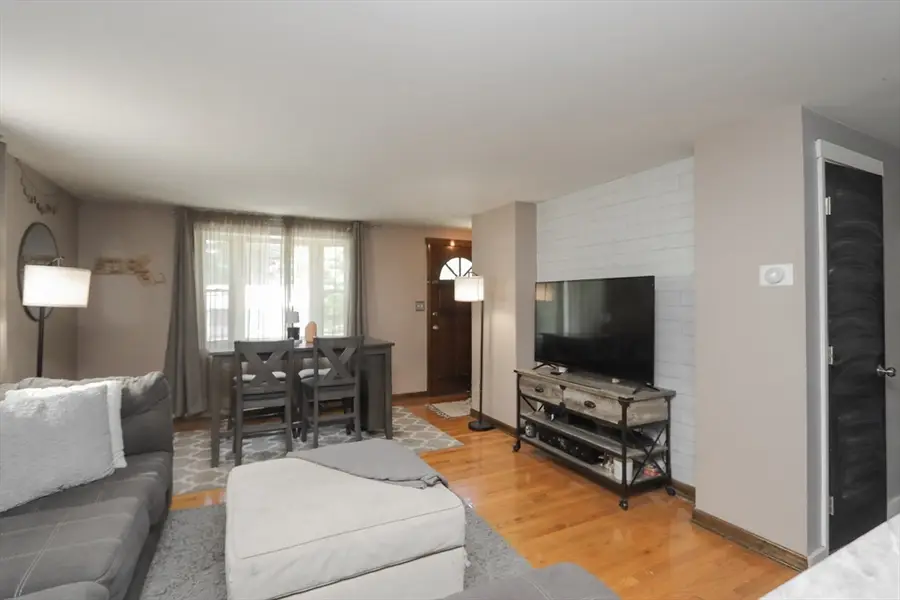 41 Rosedale Ave, Springfield, MA 01128 - #3