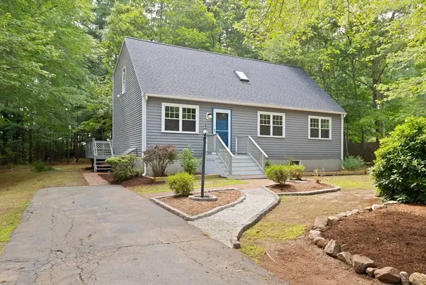 18 Great Meadow Dr, Carver, MA 02330