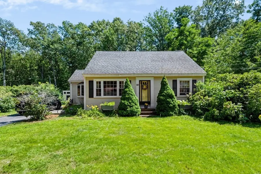 19 Middle Rd, Amesbury, MA 01913 - #3