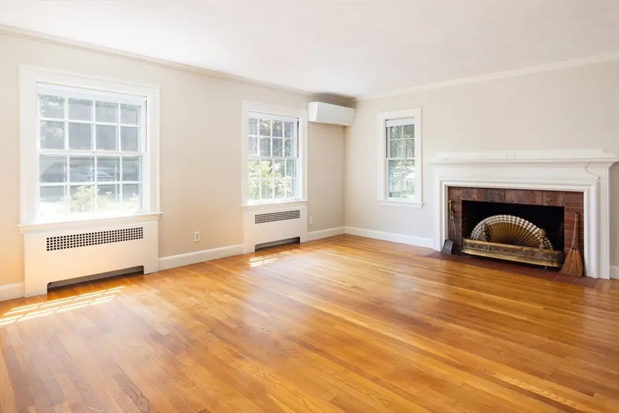 59 Hinckley Rd, Newton, MA 02468 - #3