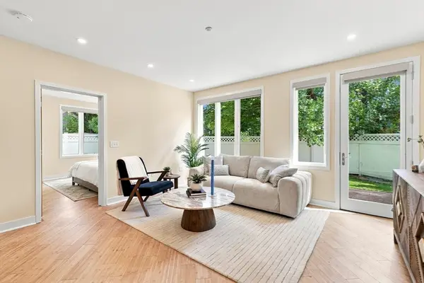 24 Bay State Rd #4, Cambridge, MA 02138