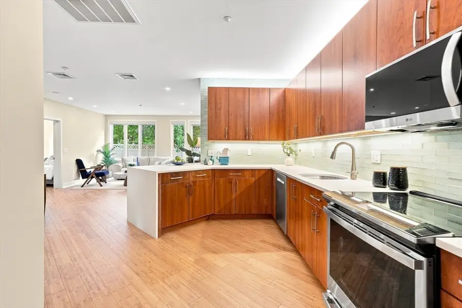 24 Bay State Rd #4, Cambridge, MA 02138 - #3