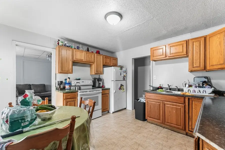 13-15 Cass St, Springfield, MA 01104 - #3