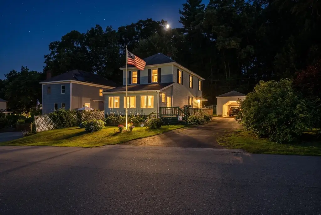 4 Fairview Ave, Amesbury, MA 01913 - #1
