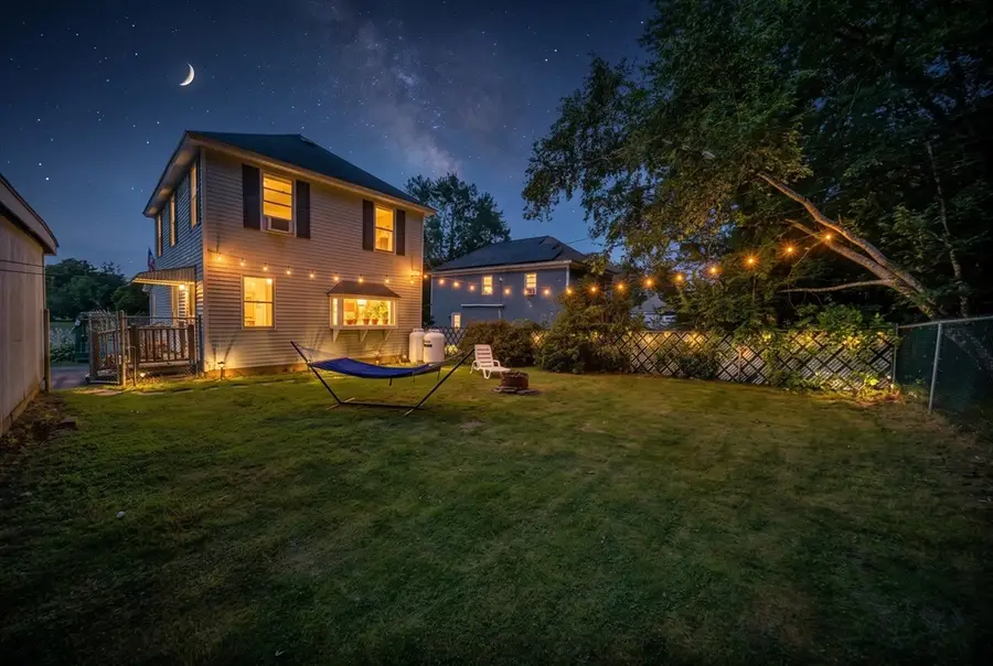 4 Fairview Ave, Amesbury, MA 01913 - #2