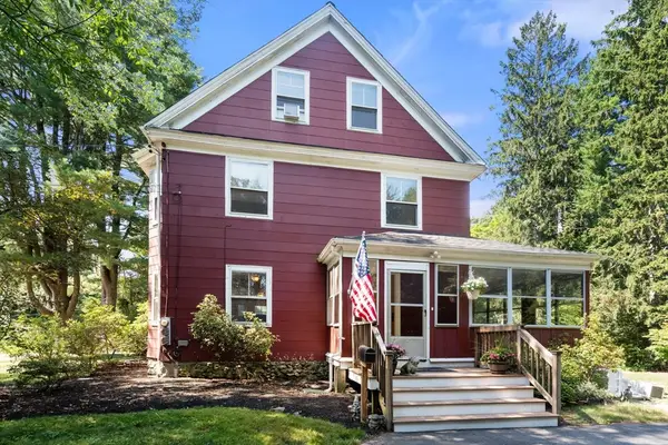 15 Morningside Dr, Walpole, MA 02081