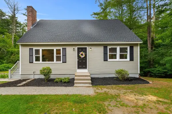 58 Carlisle Rd, Westford, MA 01886