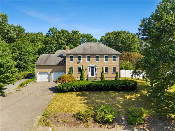 9 Fort Apache Dr, Franklin, MA 02038