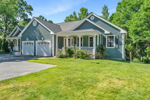 822 Methuen St #822, Dracut, MA 01826