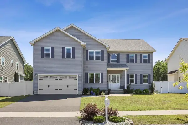 51 Elaine Cir, Springfield, MA 01109