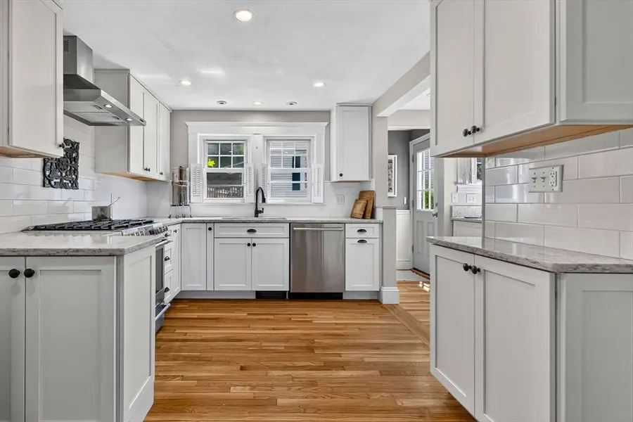 43 Atwood St, Wellesley, MA 02482 - #3