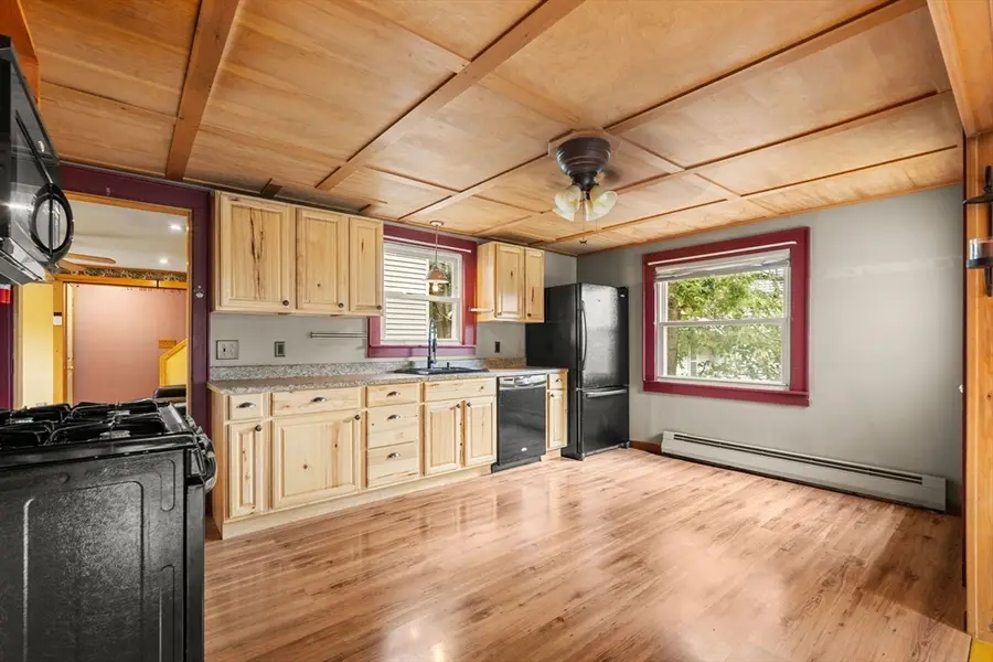 118 E Meadow Rd, Lowell, MA 01854 - #3
