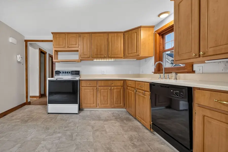 19 Springvale Ln, Lynn, MA 01904 - #3