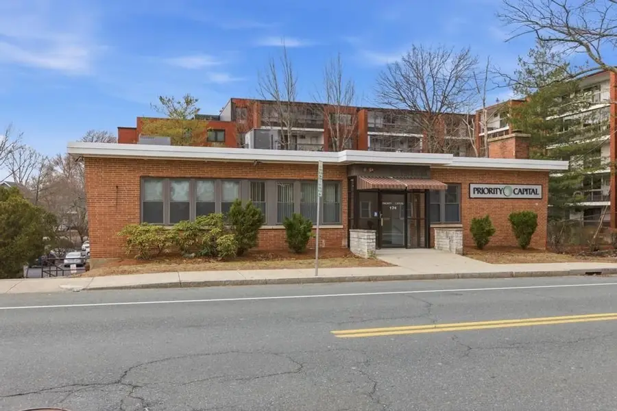 174 Green St, Melrose, MA 02176 - #2